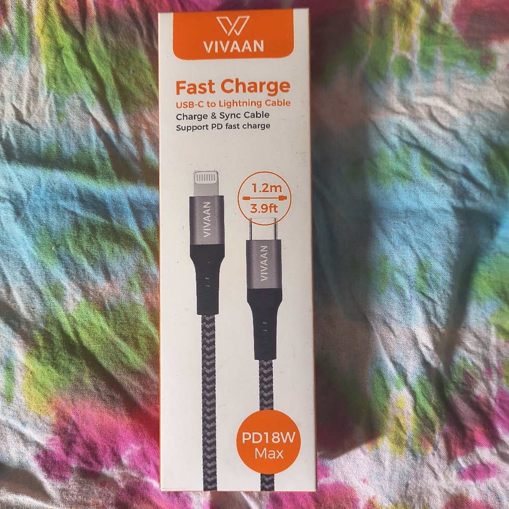 3/20$*Black\grey Fast Charge USB-C to Lightning Cable NIB